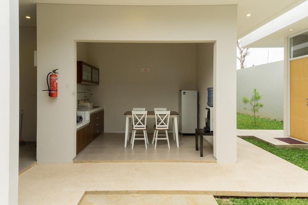 Oyo 367 Ridha Residence バンドゥン エクステリア 写真
